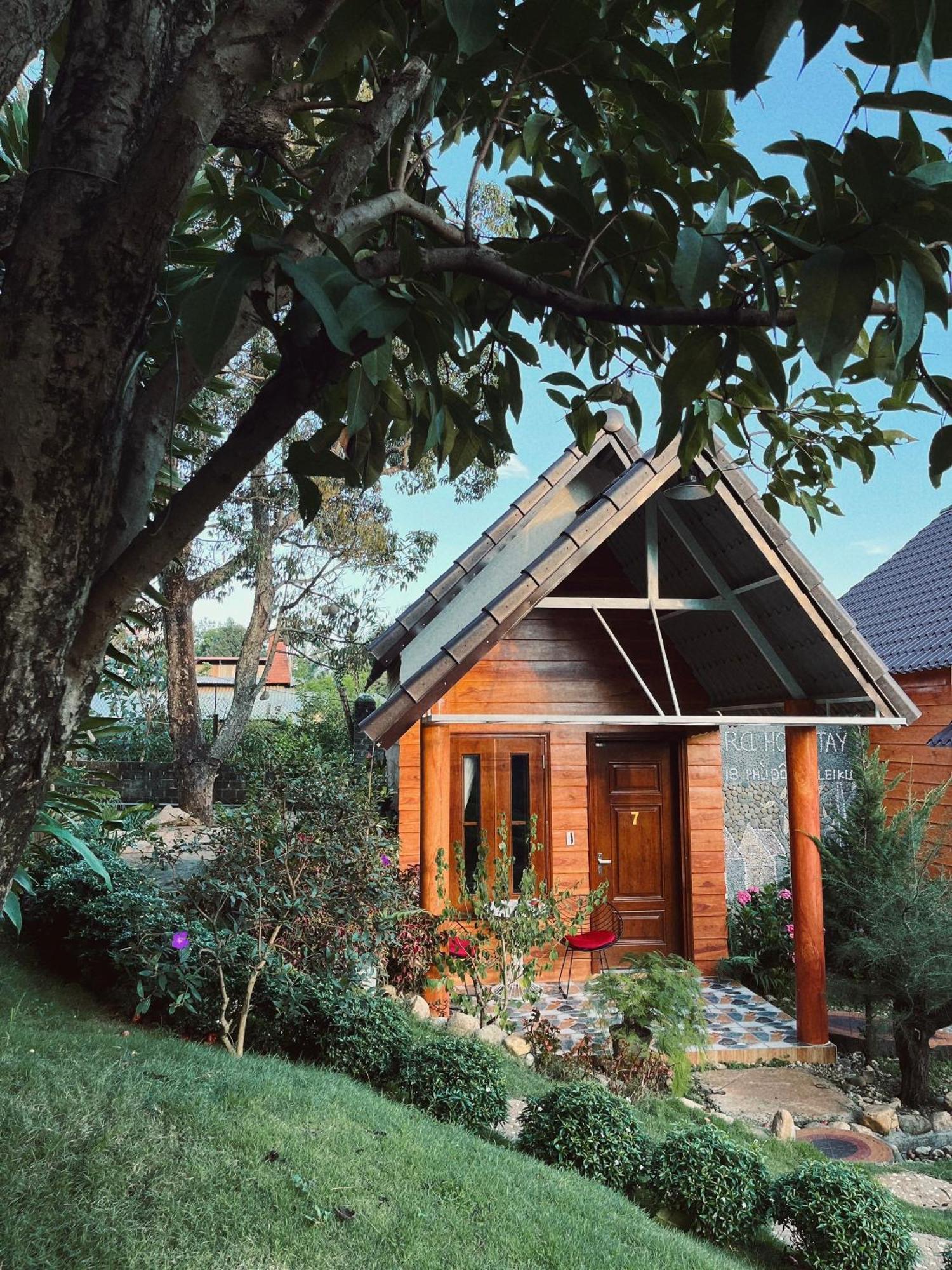 Sora Homestay Pleiku Bagian luar foto
